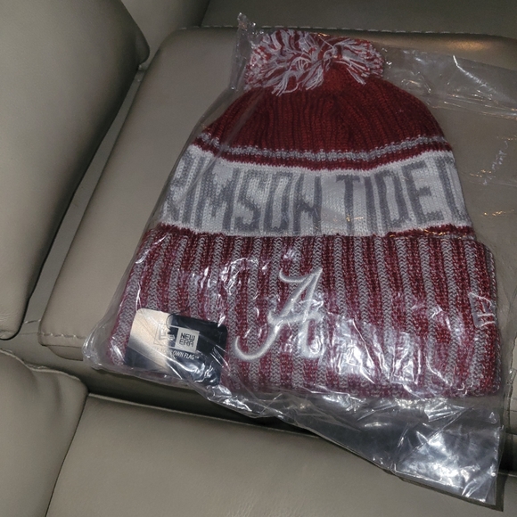 WINTER HATS - Picture 13 of 16